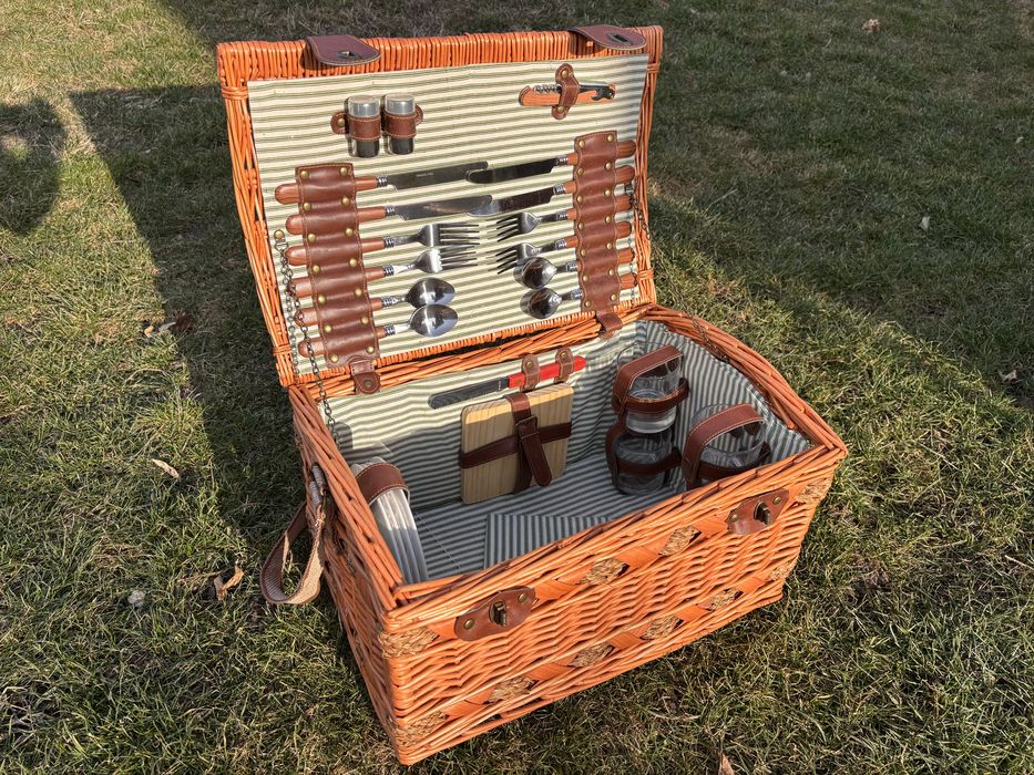 Cos picnic pentru 2 persoane din rachita naturala