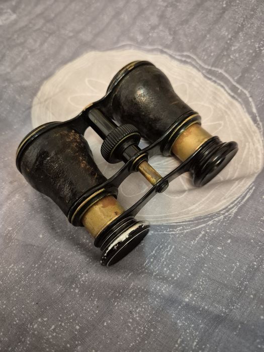 Binoclu de teatru vechi