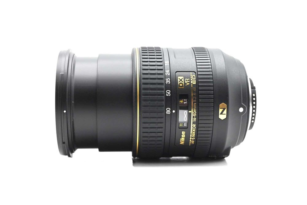 Obiectiv Nikon 16 80mm