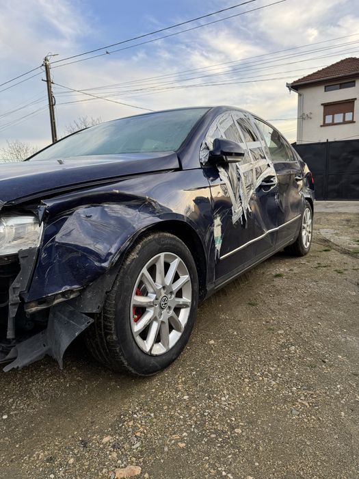 Vând VW Passat b6 pentru dezmembrat sau cine vrea sa o facă