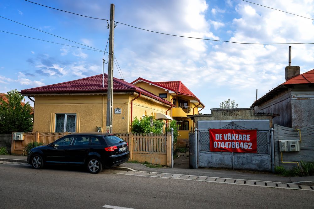 Casa de vânzare,  Cârcea