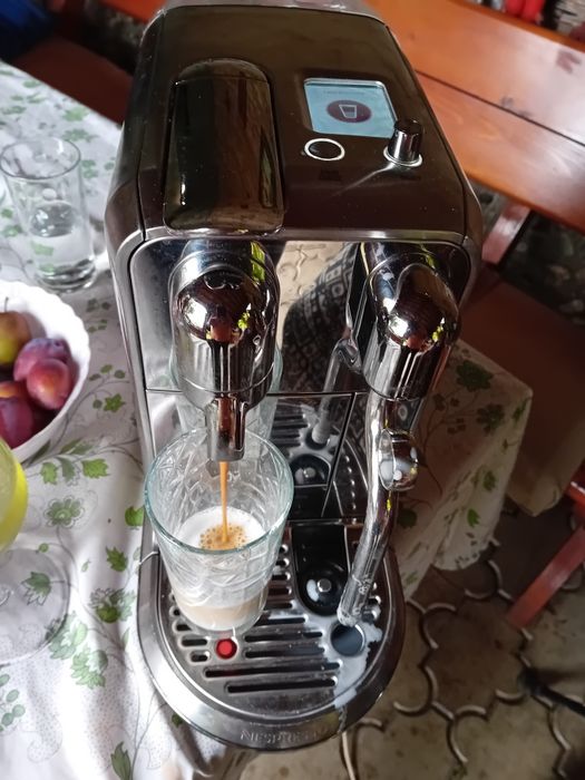 Aparat de cafea nespresso creatista plus
