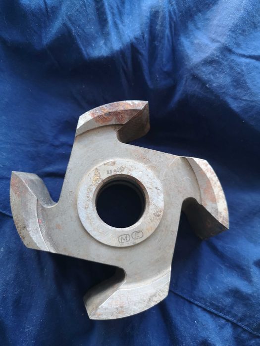 freza  pt  lemn , noua, pt. masina normala de frezat, alezaj 30mmm