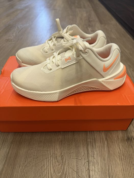 Продам nike metcon