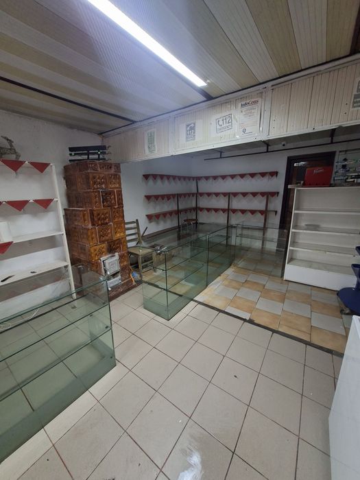 Inchiriez spatiu comercial