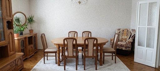 Продам белорусский стол с 6 стульями