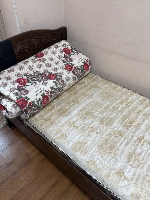 2 односпальные детские кровати.