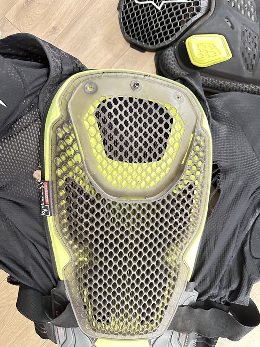 Ризница ALPINESTARS BIONIC PRO V2 за кросов мотор / ендуро