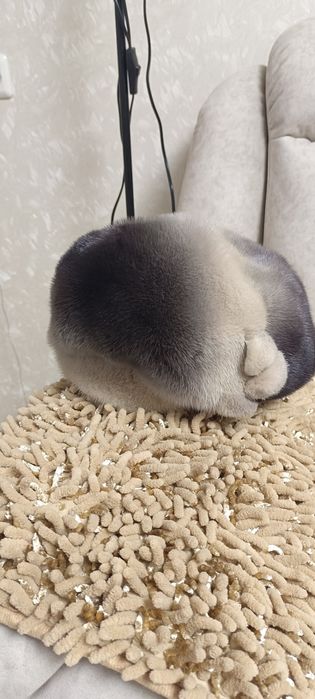 Берет норковый красивый