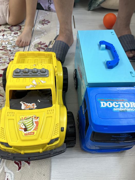 Отдам бесплатно игрушки и детский рюкзак