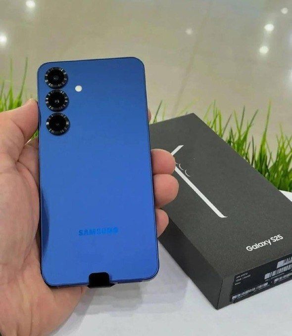 Vand Sau Schimb Samsung Galaxy S25 5G Navy 128Gb Dual Sim Nou !