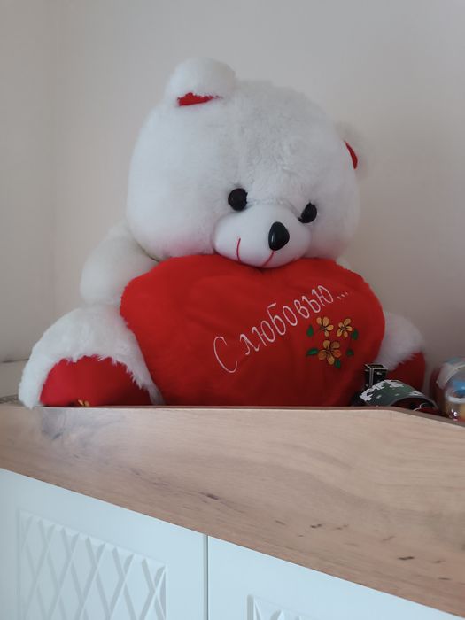 Мягкие игрушки. Большие мишки. Каждый по 50тыс. Почти новые