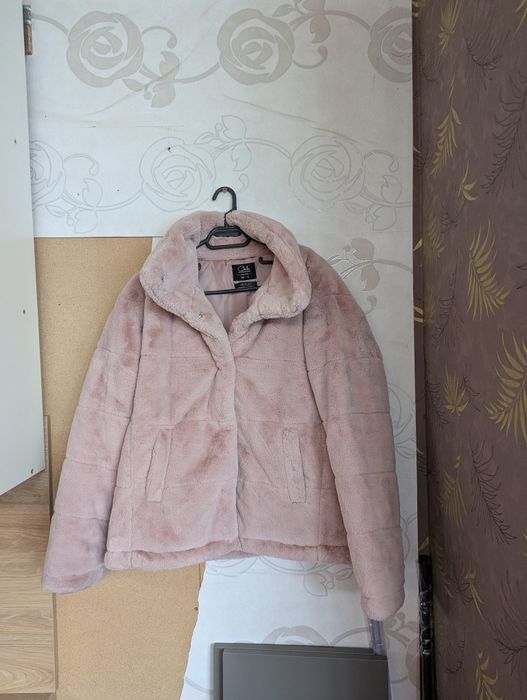 Haina dama din blana artificiala scurta