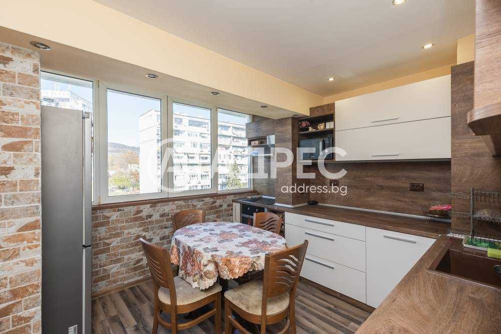 Продава се Тристаен апартамент в Варна, Цветен квартал - 61 кв.м за 1330 €/кв.м - Снимка #1