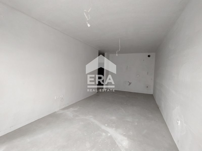 Продава се Двустаен апартамент в Варна, Център - 66 кв.м за 2728 €/кв.м - Снимка #7