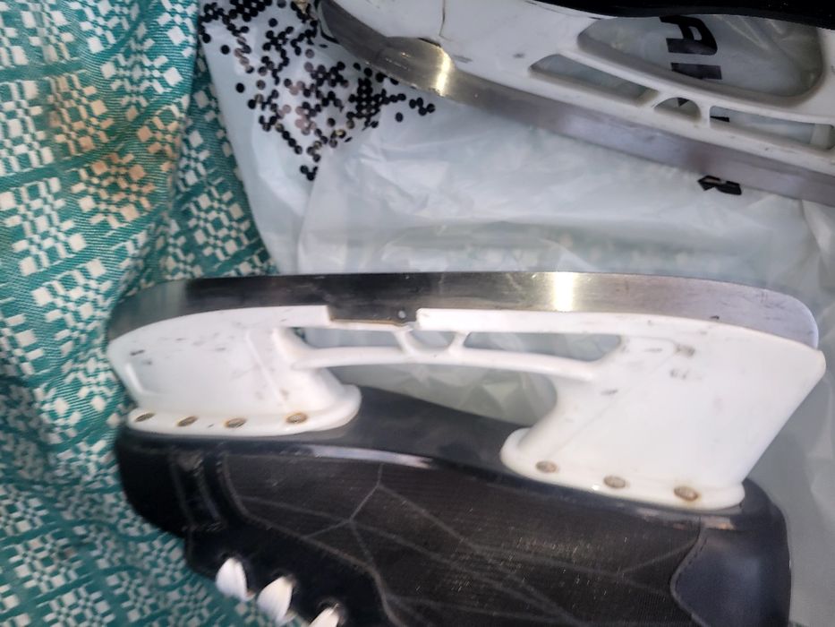 Коньки хокейные коньки