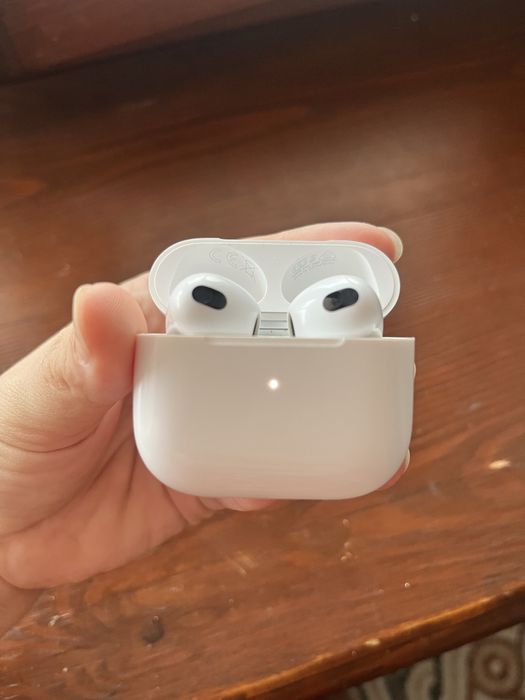 Продам Airpods 3 оригинал имеется коробка