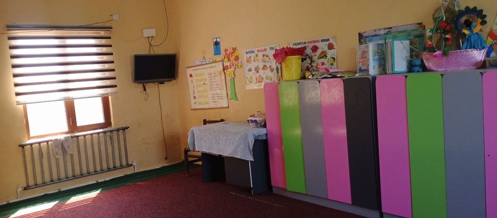 Kravatchalar sotiladi stol sutulcha hamma narasai bor
