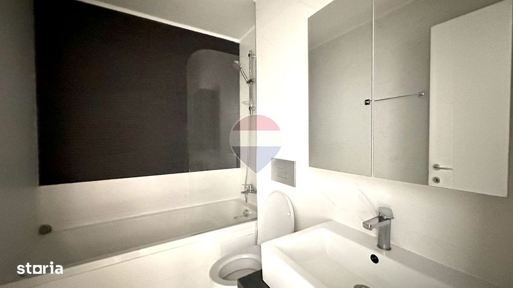 Apartament 2 camere Cosmopolis Q17 vedere la piscina
