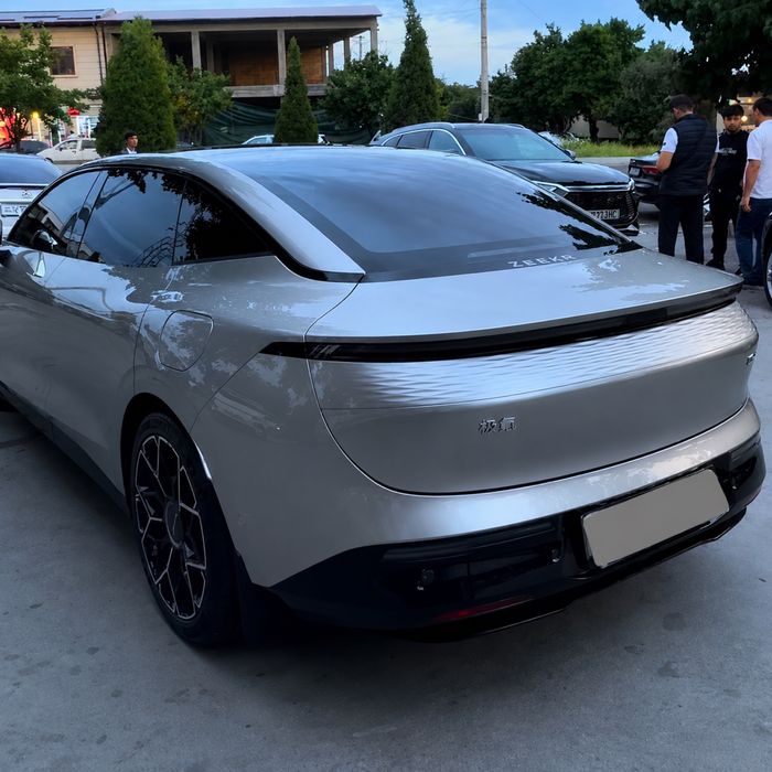 Zeekr 007 dual motor 2023 йил