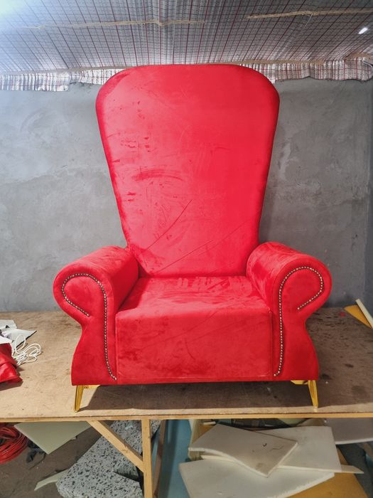 Кресло трон. Кресло педикюрное. Кресло в театр