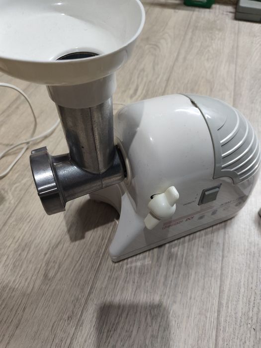 Продам мясорубку белвар