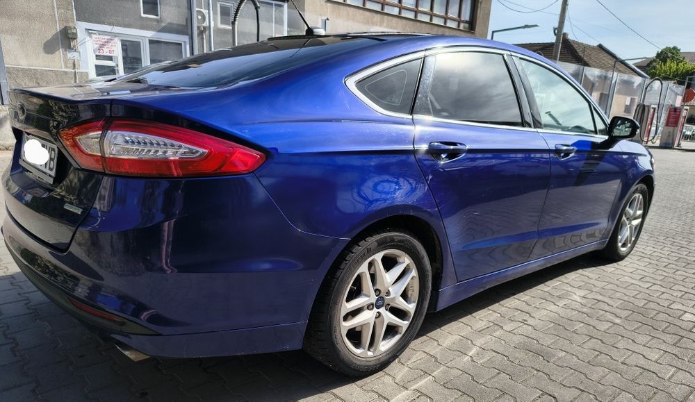 FORD Fusion 2015 — imagine 4