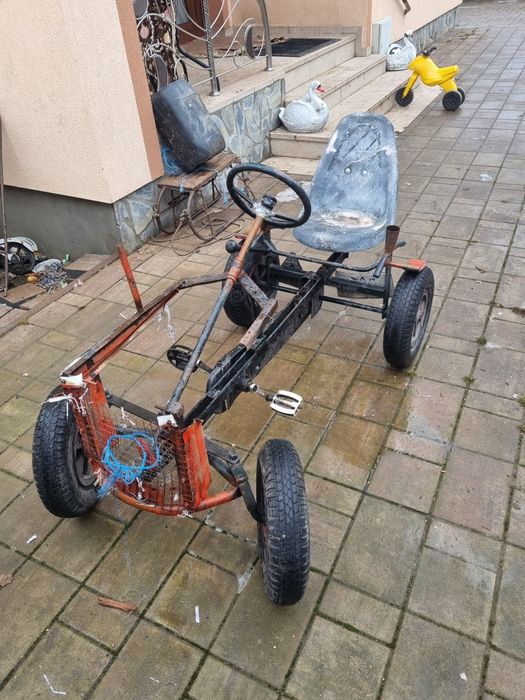 Kart  cu pedale .