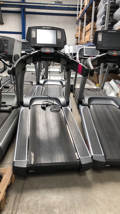 Depozit aparate fitness technogym