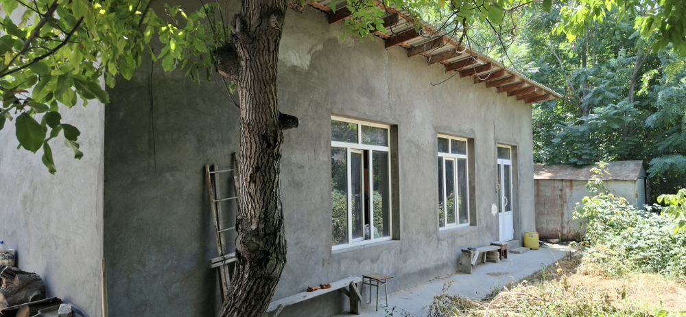 Продается участка 10 соток с 1 комнатами в Кибрае на Лимонария