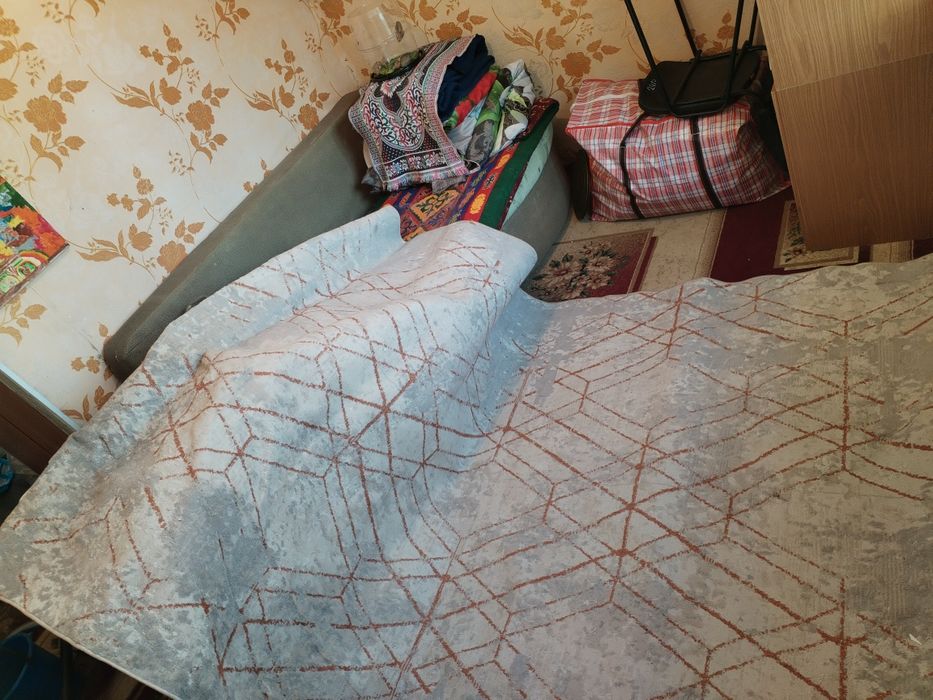 Продам палас новый