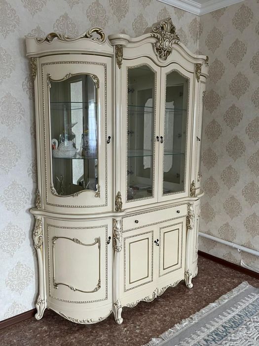 г.Атырау продам сервант