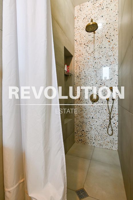 Тристаен апартамент в Центъра на София