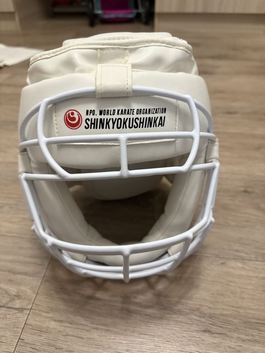 Продам защитный  шлем