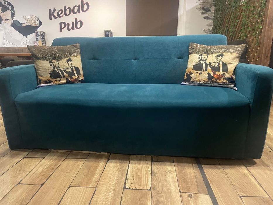 Продам 2 дивана для кафе