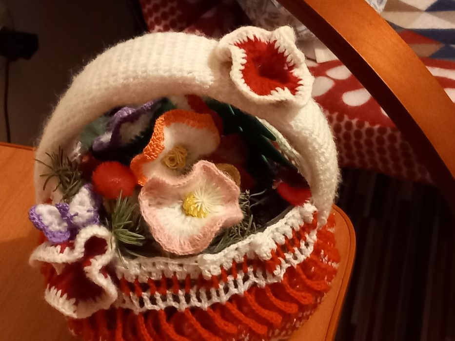 Cosulet din acryl crosetat manual