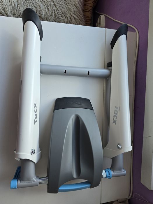Tacx Flow Smart Trainer стойки за велосипед