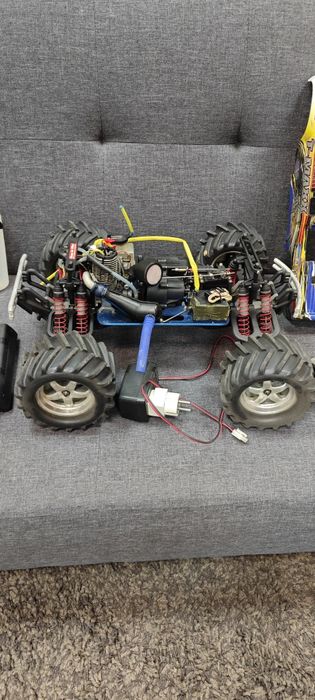 Traxxas T-Maxx 1/8 Нитро класически радиоуправляем монстър