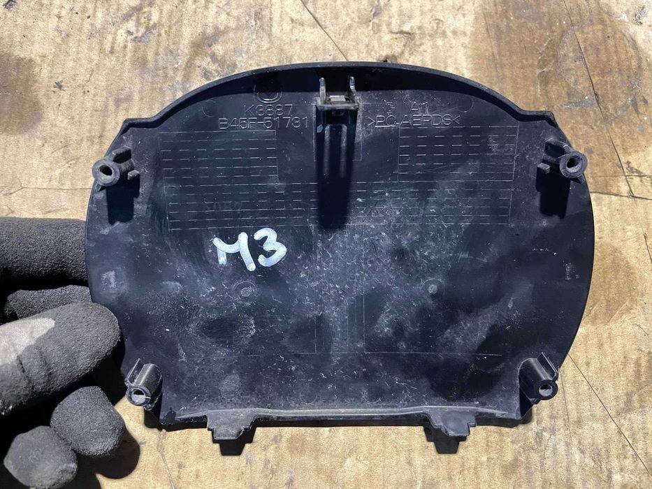 Емблема пред Радара B45F-51731 Mazda3 2014 2.0бен 121kW