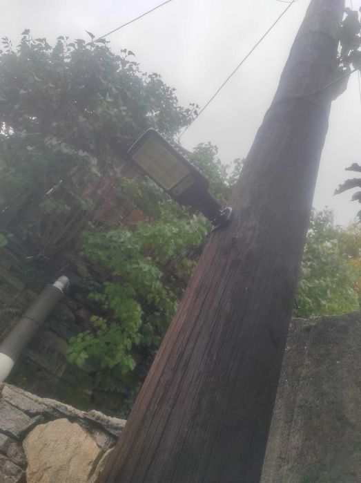 Градинска соларна лампа