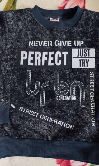 Продам кофты 3-5 лет