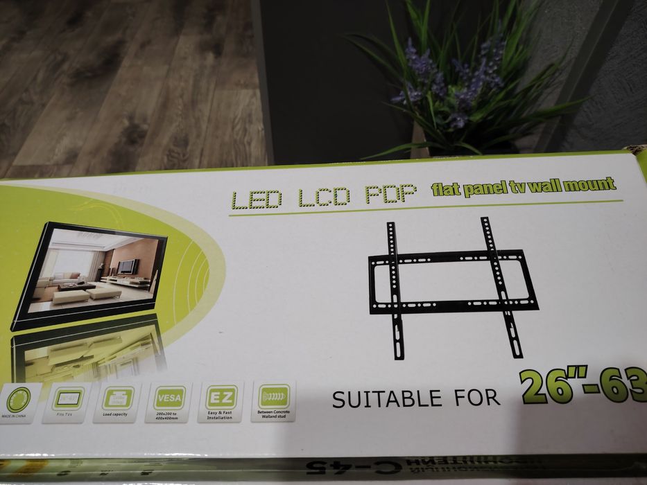 Крепление кранштейн, для телевизора ,Есть Установка