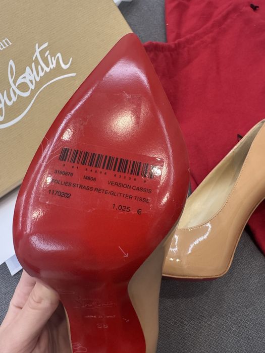 Christian Louboutin So Kate високи токчета