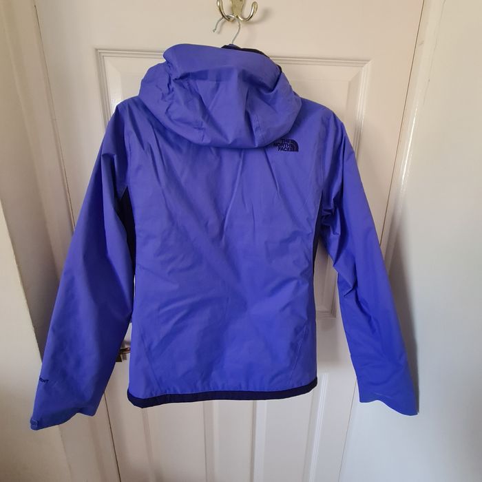 Geacă damă The North Face mărimea S – originală, stare foarte bună