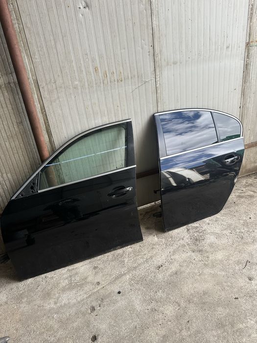 Portiera usa stanga fata BMW seria 5 E60 Portiera usa stanga spate BMW Seria 5 E60 sapphire metallic 520d 525d 530d 535d
