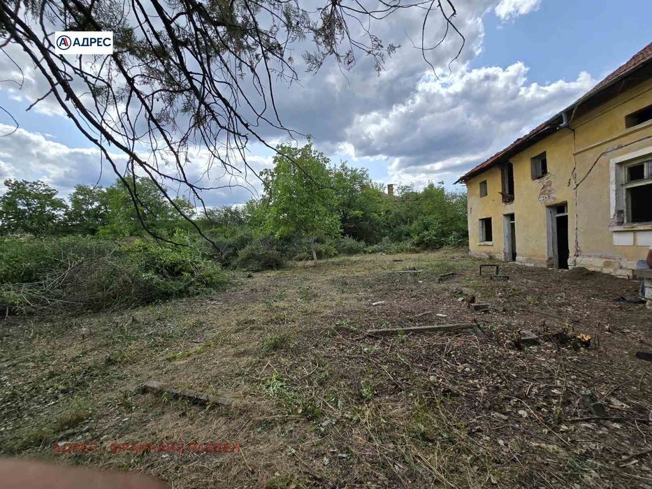 Парцел в Враца, област-с.Баница площ 3000 цена 20452