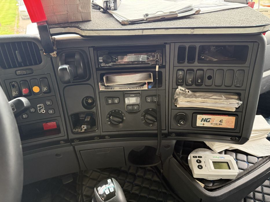 Влекач Scania R420