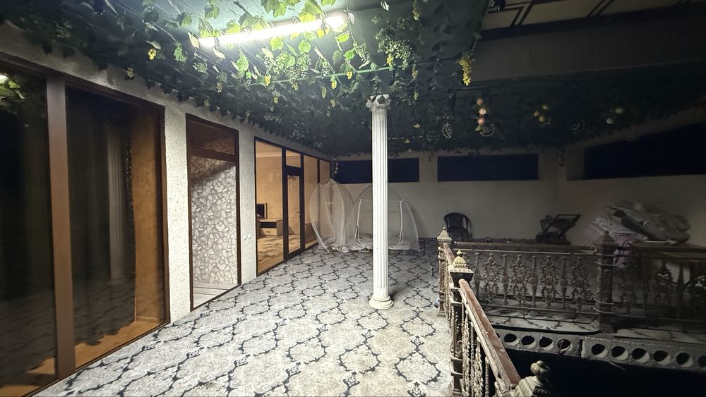 Продается дом,530кв,10 спальных комнат,подвал.