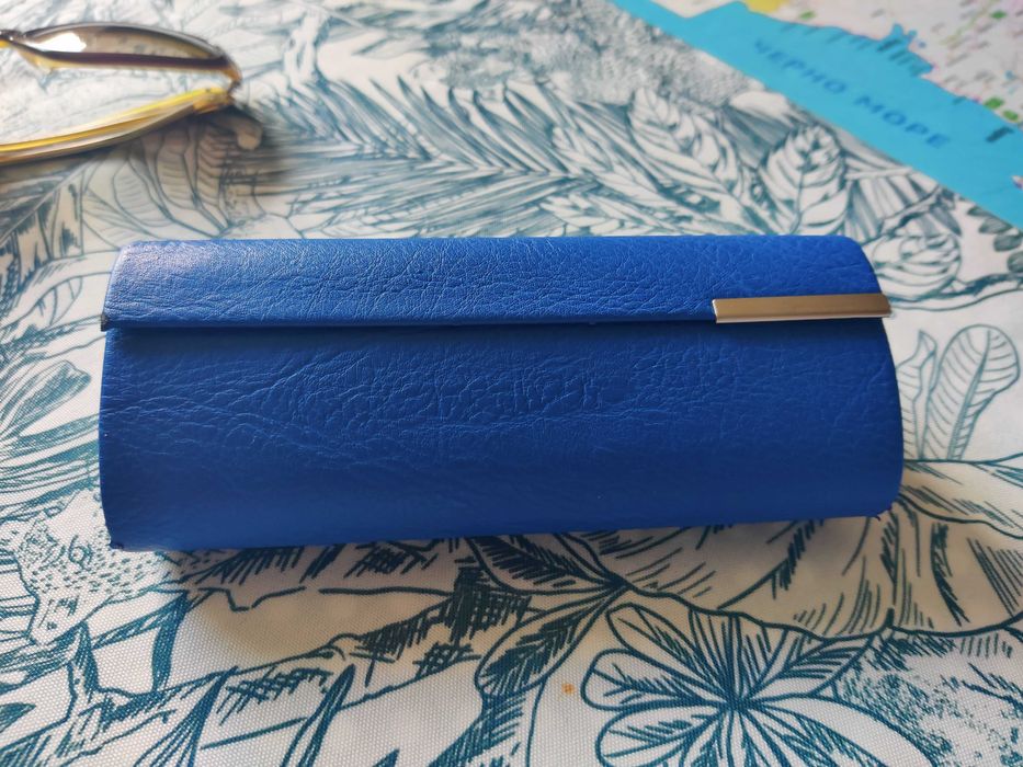 2 броя слънчеви очила