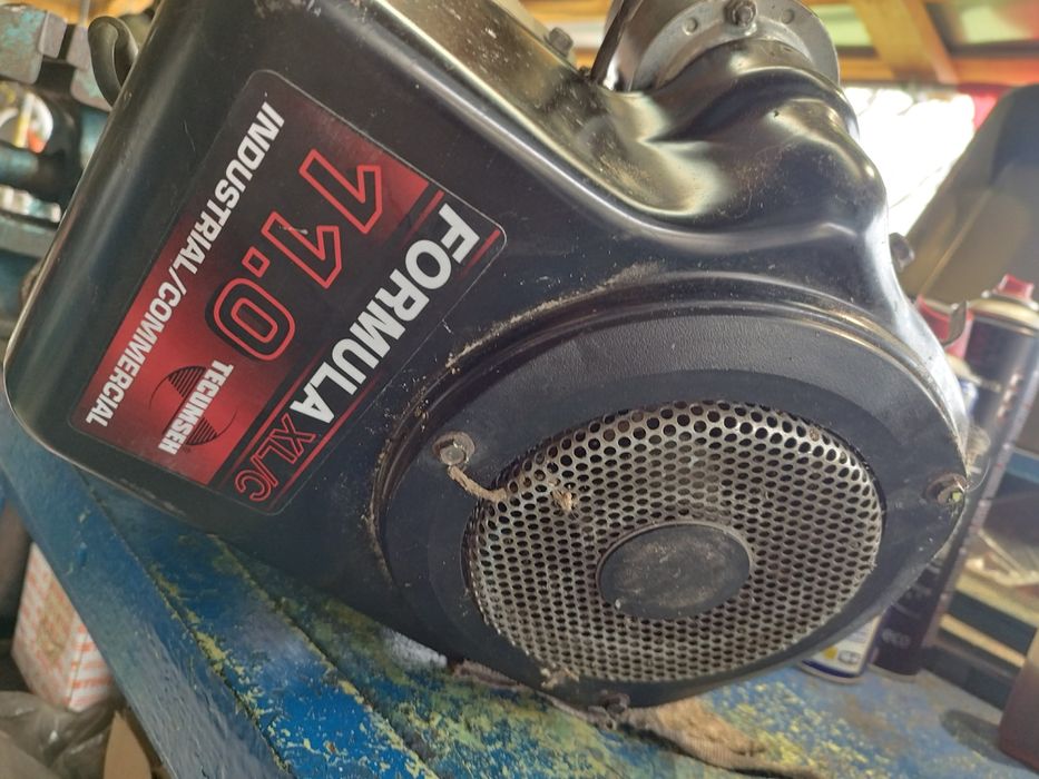 Двигател TECUMSEH 11HP,за части или ремонт